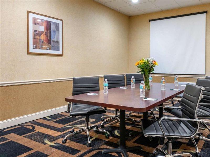 Quality Inn And Suites Palatka Riverfront Exterior foto