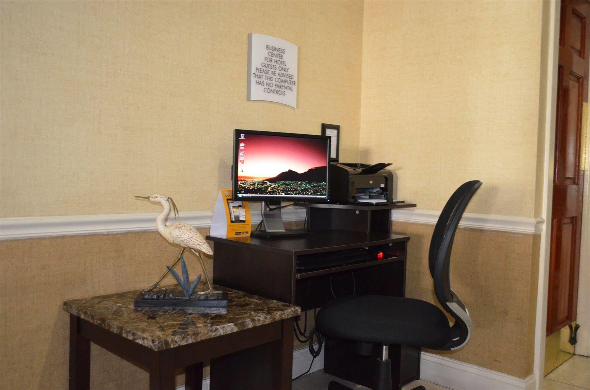 Quality Inn And Suites Palatka Riverfront Exterior foto